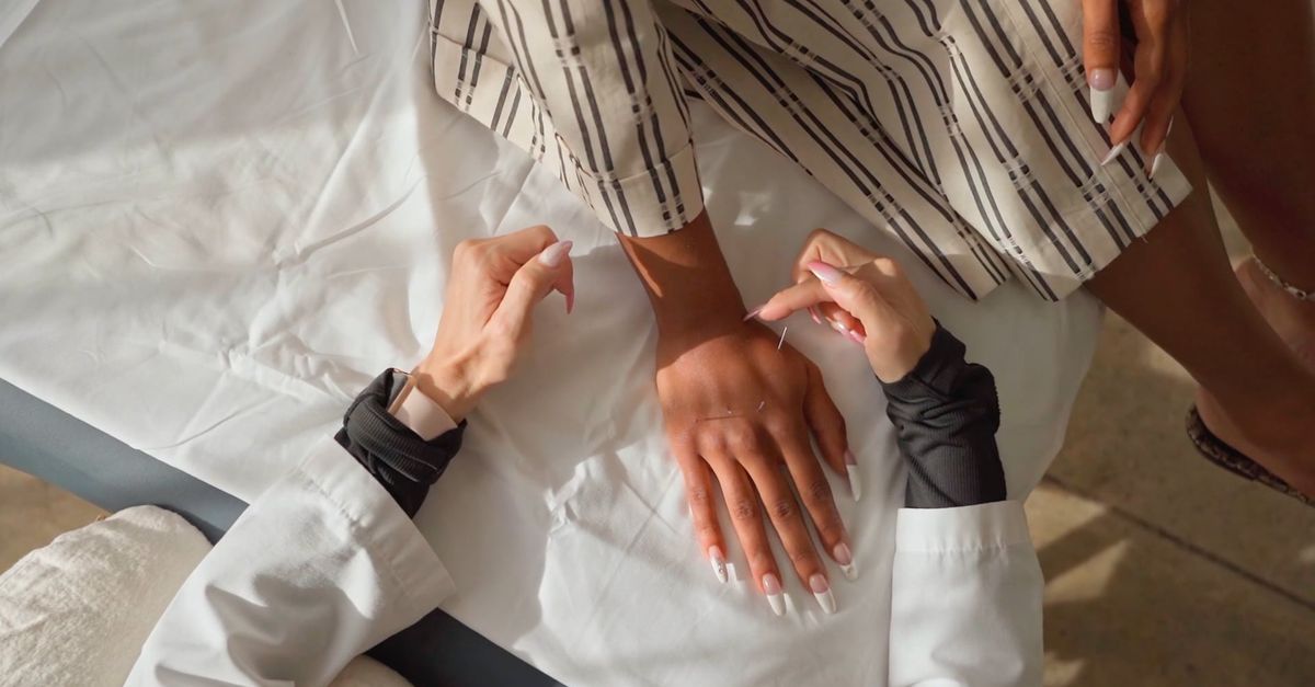 Comparison of therapeutic results with/without additional electroacupuncture therapy in sudden sensorineural hearing loss with anxiety or depression: A randomized controlled trial.